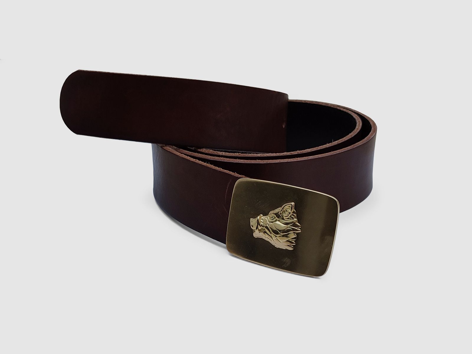 Handcrafted brass belt buckle with hunting motif boar head