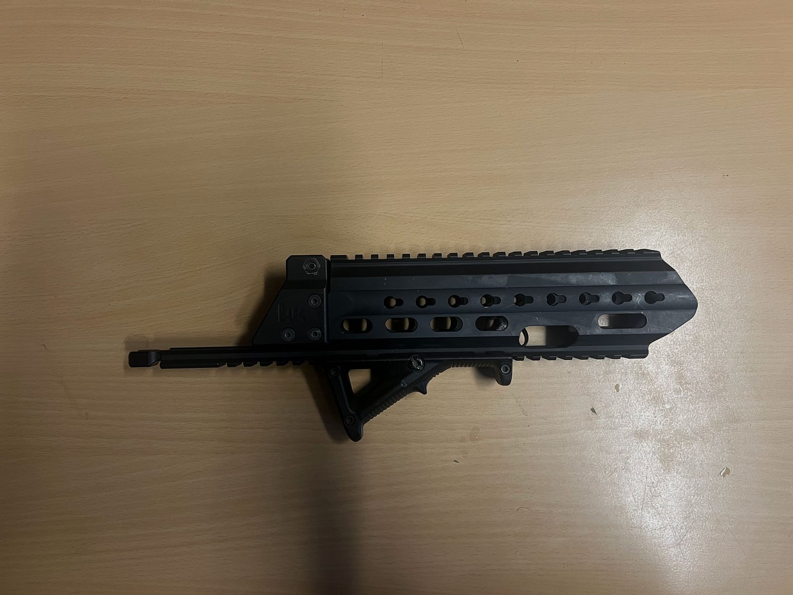 H&K G36 A4 / HK243 S TAR - Original Aluminium Picatinny garde-main + MagPul AFG-2