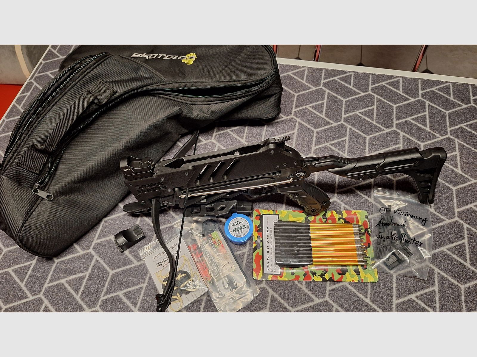 Pistolen-Armbrust "Snake Hunter" 7Schuß Magazin/Red Dot/Tasche-NEU!