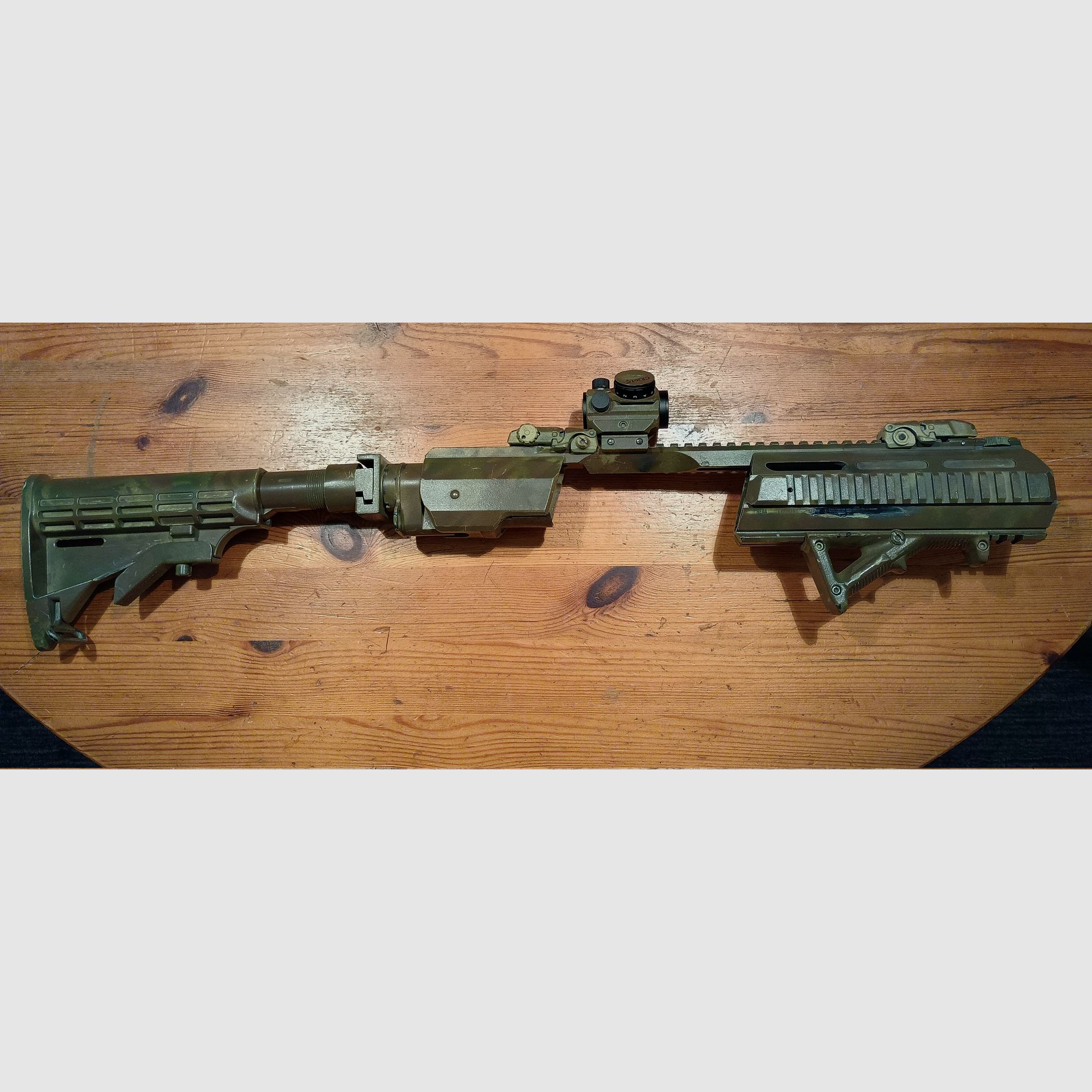 Kolba HERA TRIARII z celownikiem punktowym