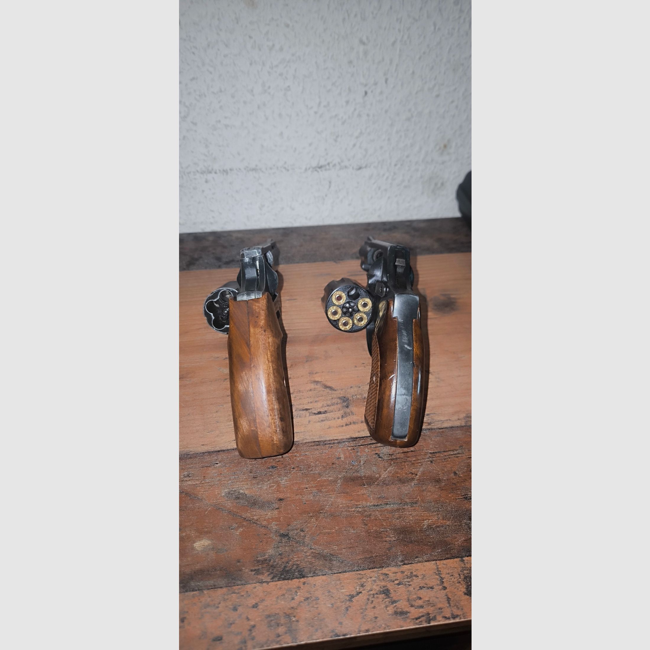 SRS-Revolver, 1×Röhm RG 69 - Alte Ausführung - 1980Jahre, Kaliber 9mmK, West-Germany & 1× ME38 Magnum in Antik Finish , Kaliber 9mmRK 