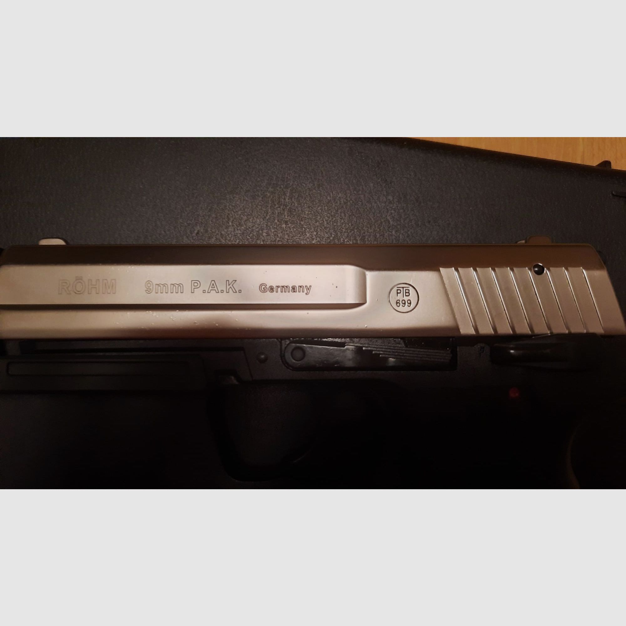Röhm RG96 Match Nickel Schreckschuss Pistole Kal. 9mm P.A.K. mit 1 extra Magazin