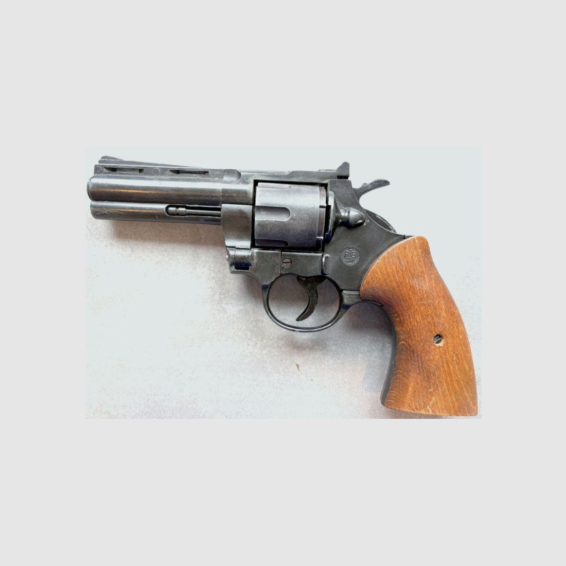 ME 38 Magnum Schreckschuss-revolver geblauwde in het kaliber 9mm R.K. (PTB 438)