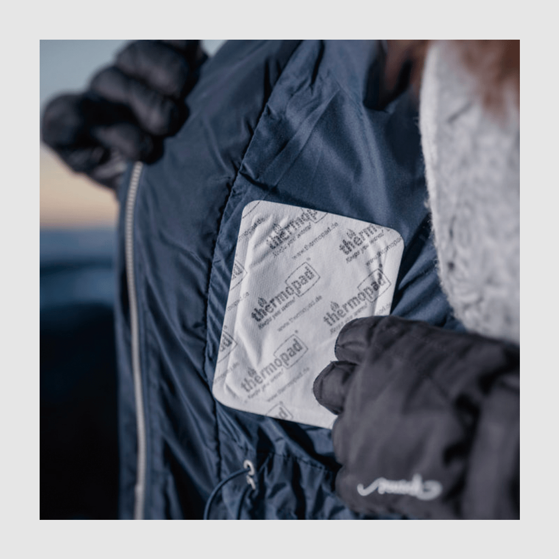 Thermopad Adhesive Heating Patch for the Body, image 2 of 3