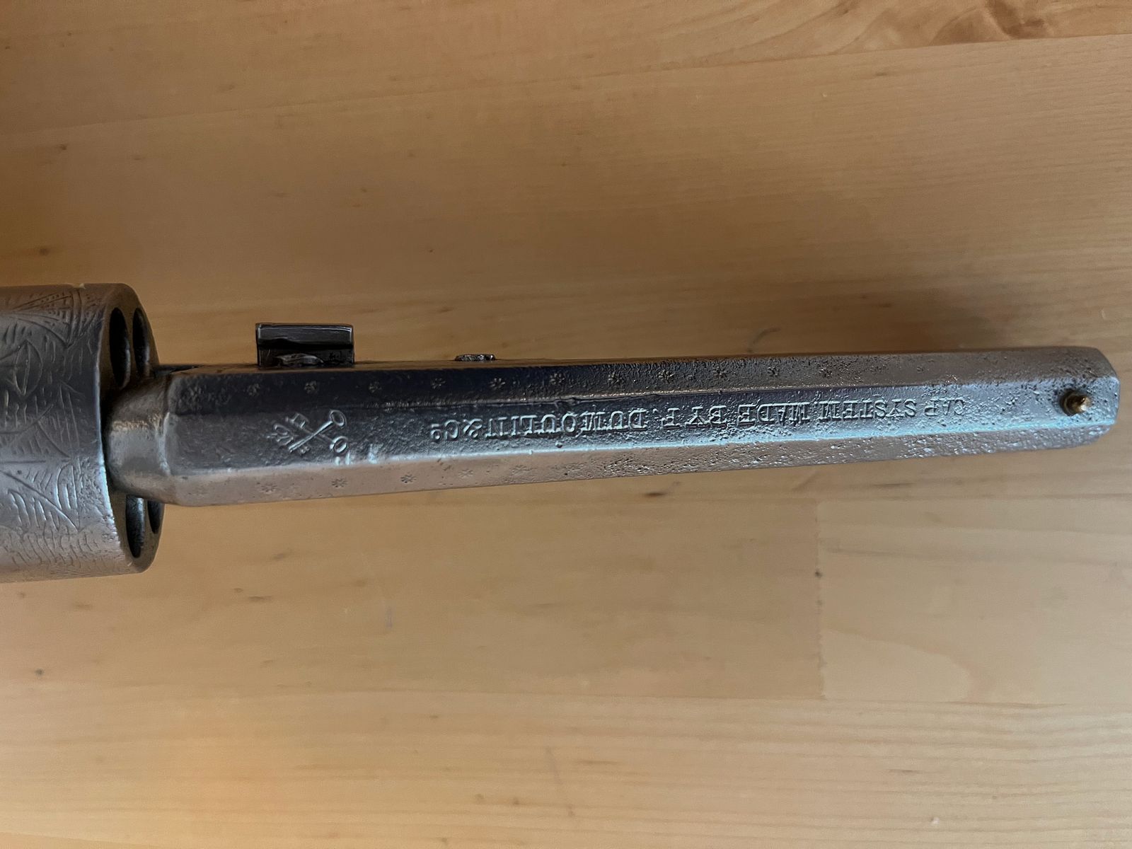 Il ponte di Brooklyn 1849 Colt Pocket Brevete Revolver