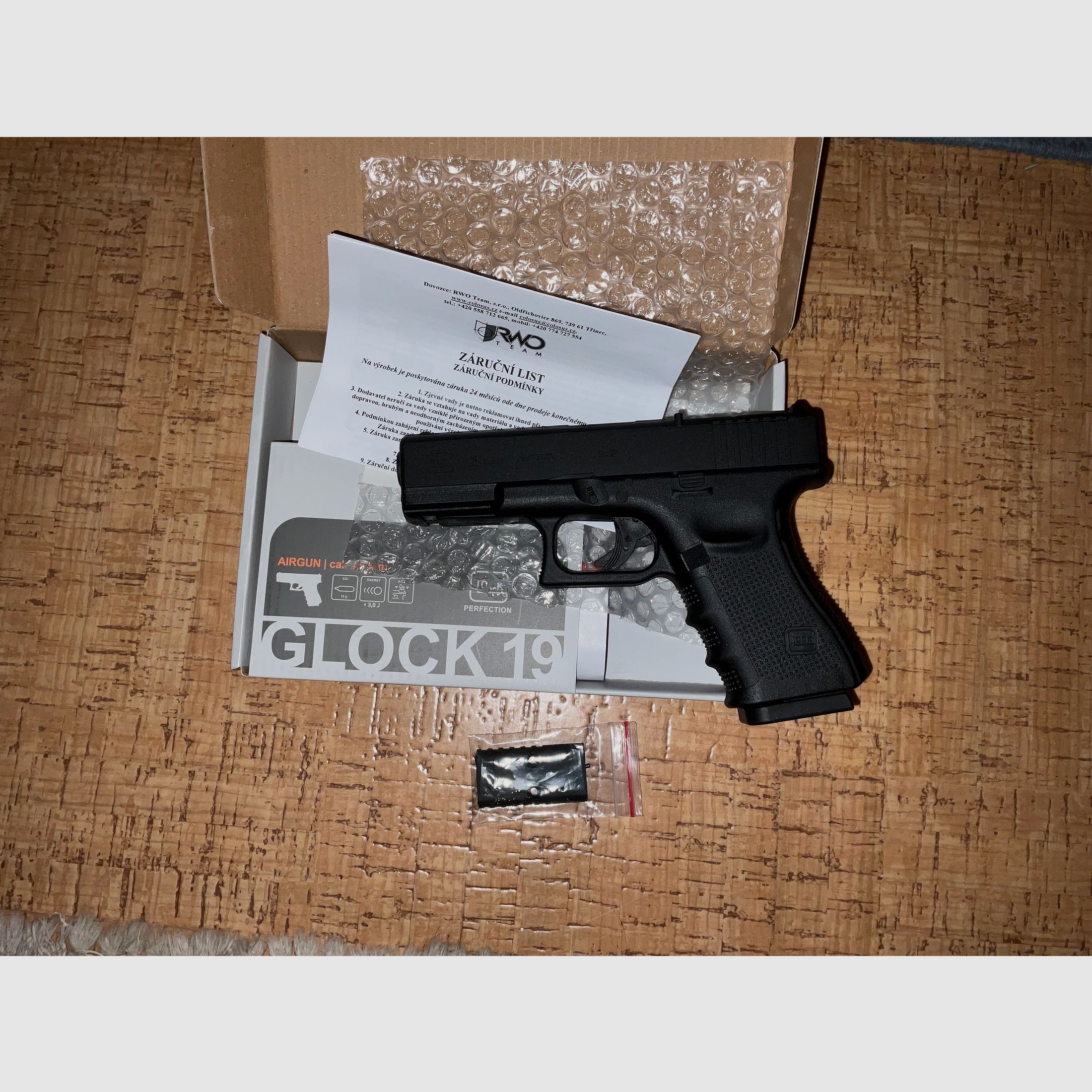 Glock 19 CO2 4,5 mm BBs NUOVO