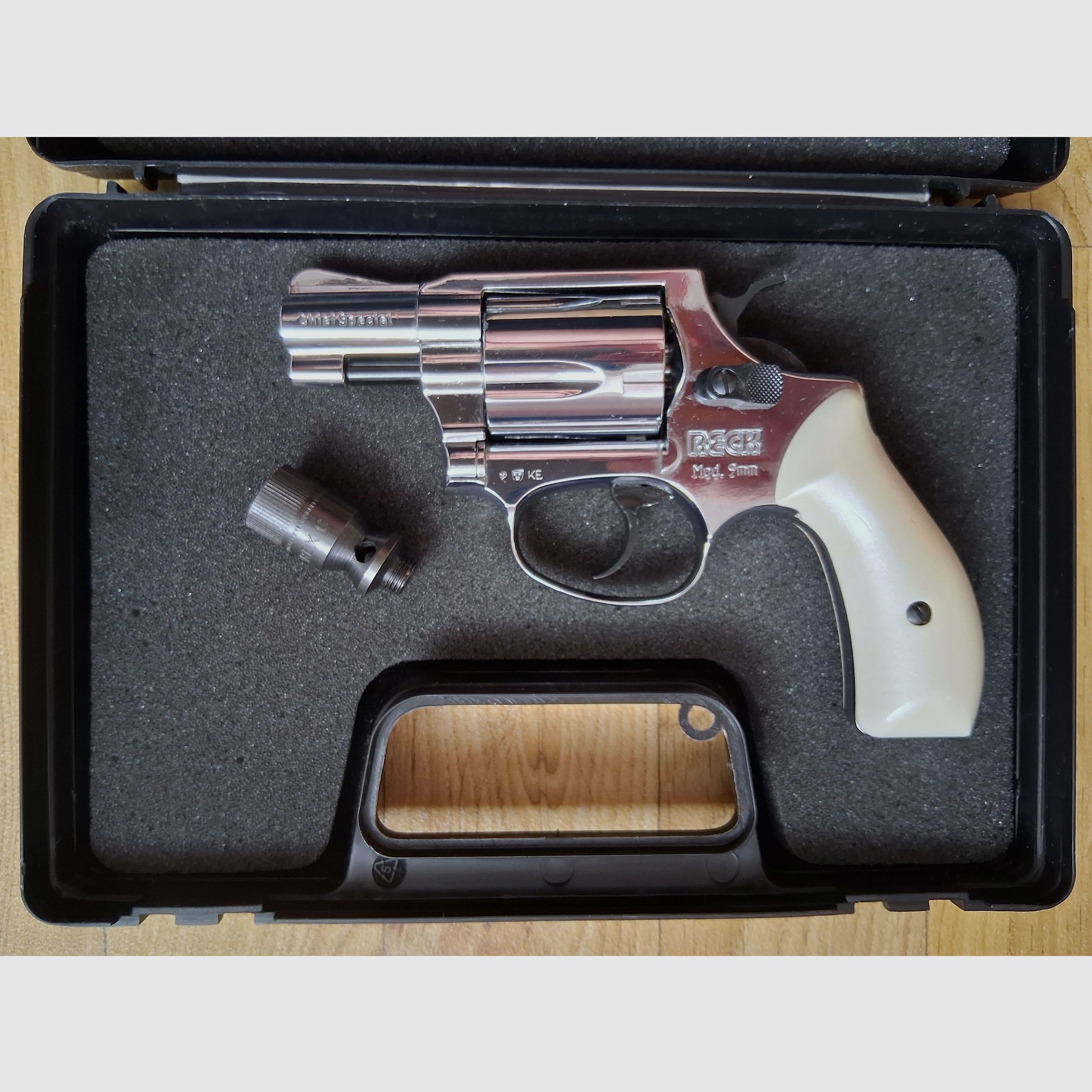 Sammler aufgepasst! Schreckschuss-Revolver Reck Chief Special Chrom (PTB 503), neuwertig ungeschossen einzigartig
