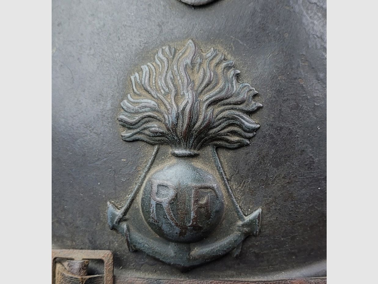 Helm Modell Adrian 1915 – Koloniale Infanterie 1915-1918 – Vollständige Innenausstattung des 1. Typs und Kinnriemen – Sehr guter Zustand +, Bild 1 von 9