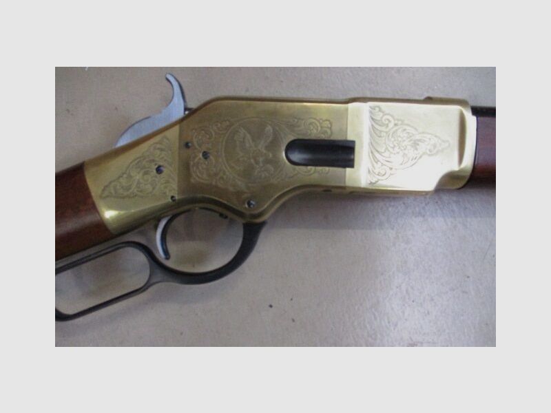 Karabinek z dźwignią Hege-Uberti Mod. 66 Yellow Boy z grawerunkiem 66