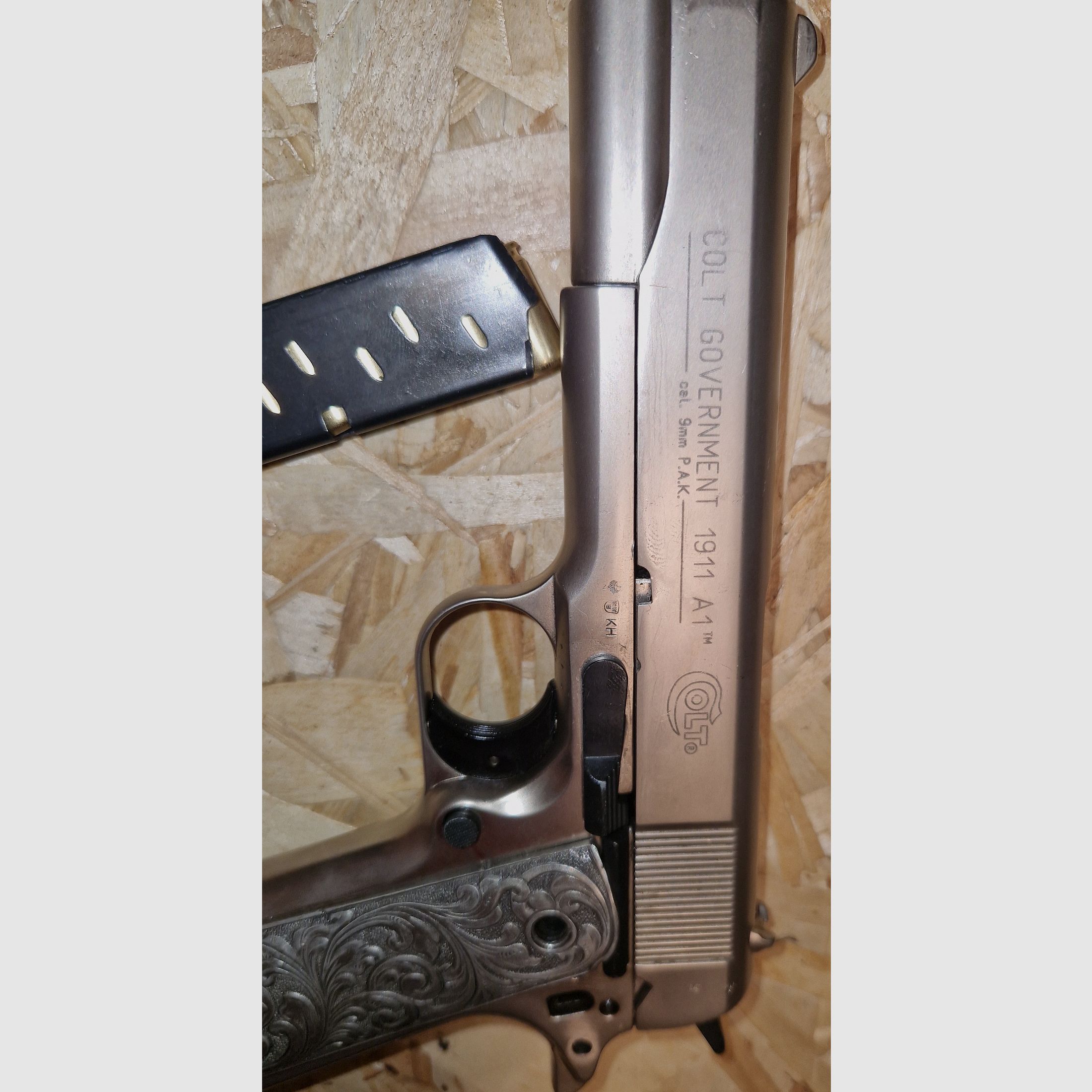 COLT GOVERNMENT 1911  A1 / SILBER / CHROME  / mit  Zubehör / cal. 9mm P.A.K. / PTB 638 / SCHRECKSCHUSS GAS PISTOLE SILVESTER SELBSTVERTEIDIGUNG SAMMLUNG  -----> Beschreibung lesen <------