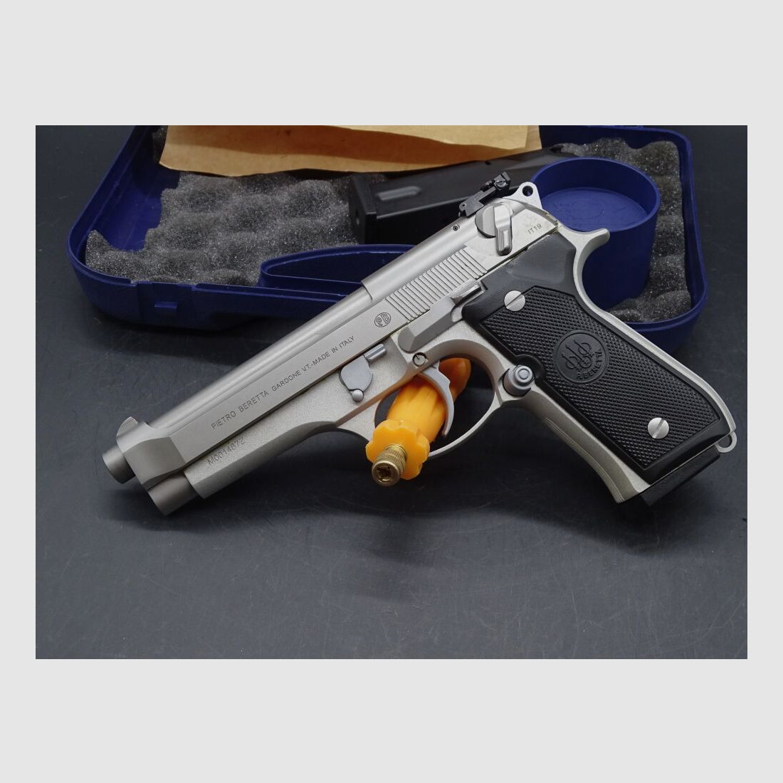 Beretta 92 FS Inox calibro 9mm Luger con mirino LPA anno 2020 92 FS Inox, immagine 1 di 3