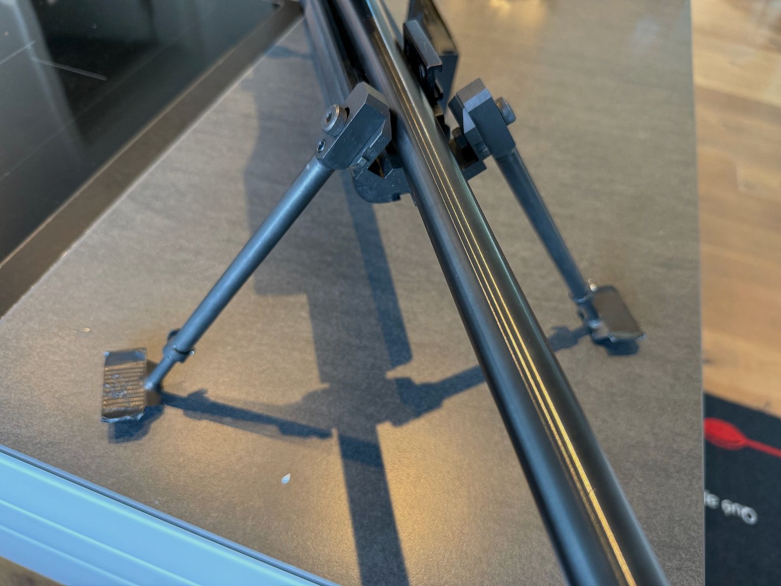 Sako TRG 42, Cal. 300 Win Magnum, negro. Swarovski Habicht, 4-16x50