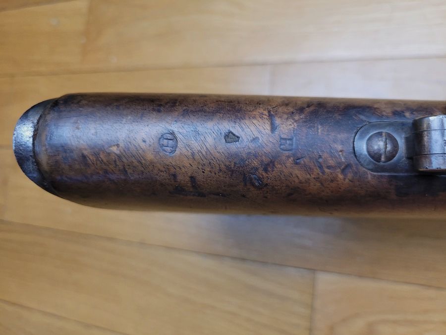 Rarissime portugiesisches Kavalleriegewehr Modell 1886 – Kropatschek-System – 3.000 Exemplare(!) von Steyr – 8x56mm Original – Wunderschöne Macarons – Waffe von 1886 mit Monogramm von König Ludwig I. – TBE, Bild 11 von 33
