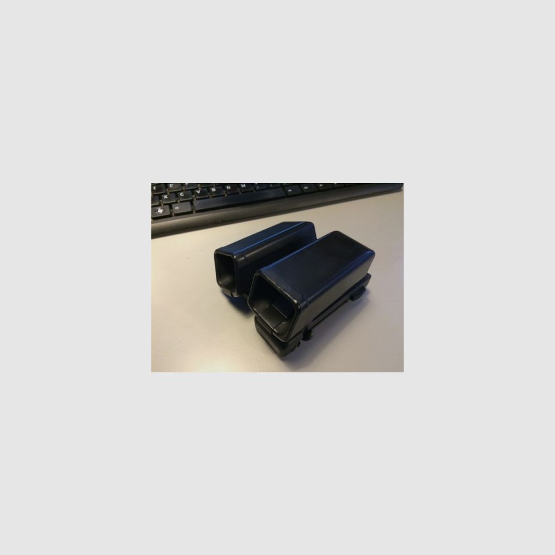 Porte-chargeurs double avec clip de ceinture/émerillon, image 3 sur 4