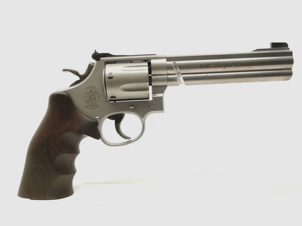 Smith & Wesson 686-4 Target Champion