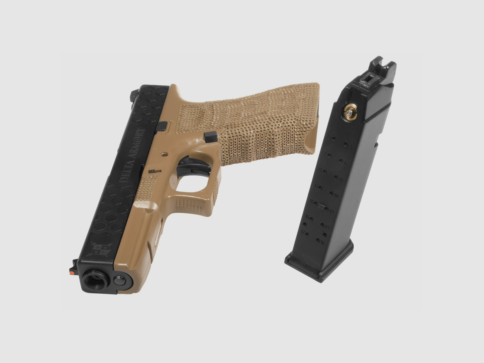 P03 GBB Airsoft Pistole in TAN | Delta Armory