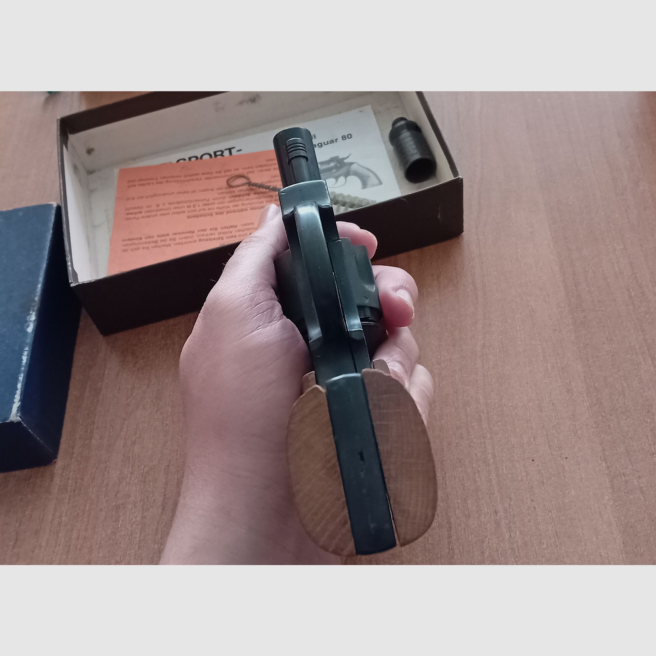 Cuno Melcher ME Jaguar 80 en calibre 9 mm R Knall