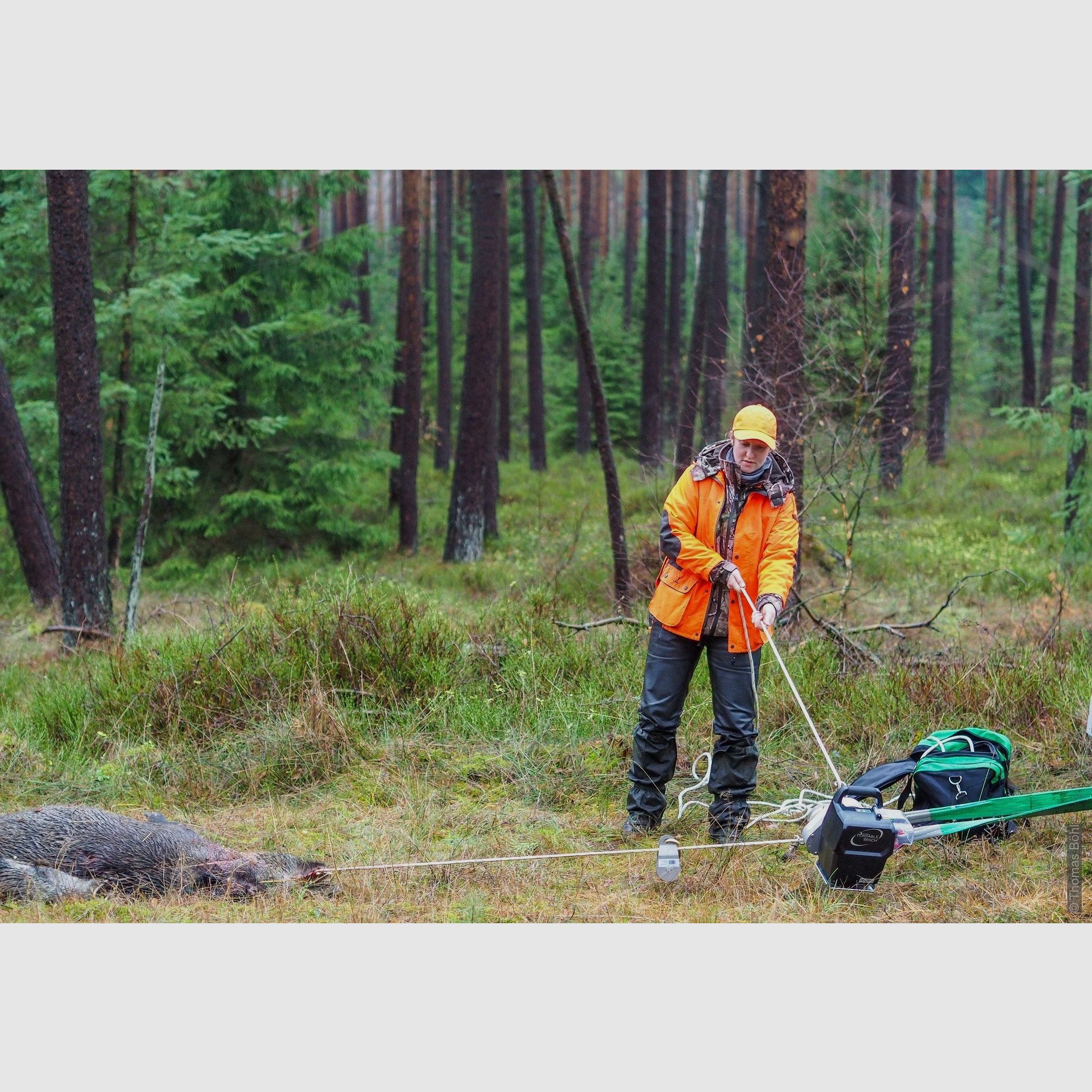 Portable Winch PCW3000-Li Forestry Complete Set – 2 Batteries & Accessories, image 1 of 13