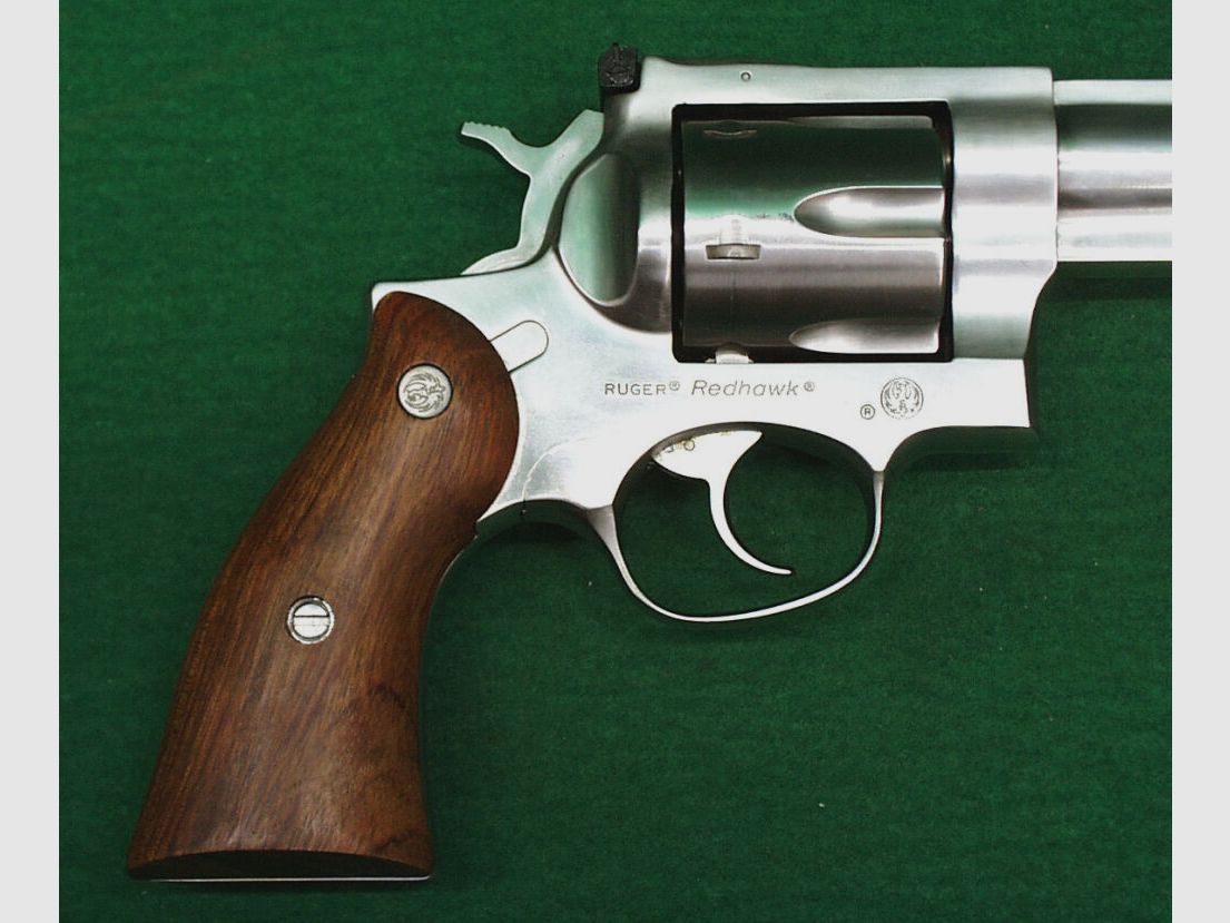 Revólver Ruger Redhawk 5,5", de acero inoxidable