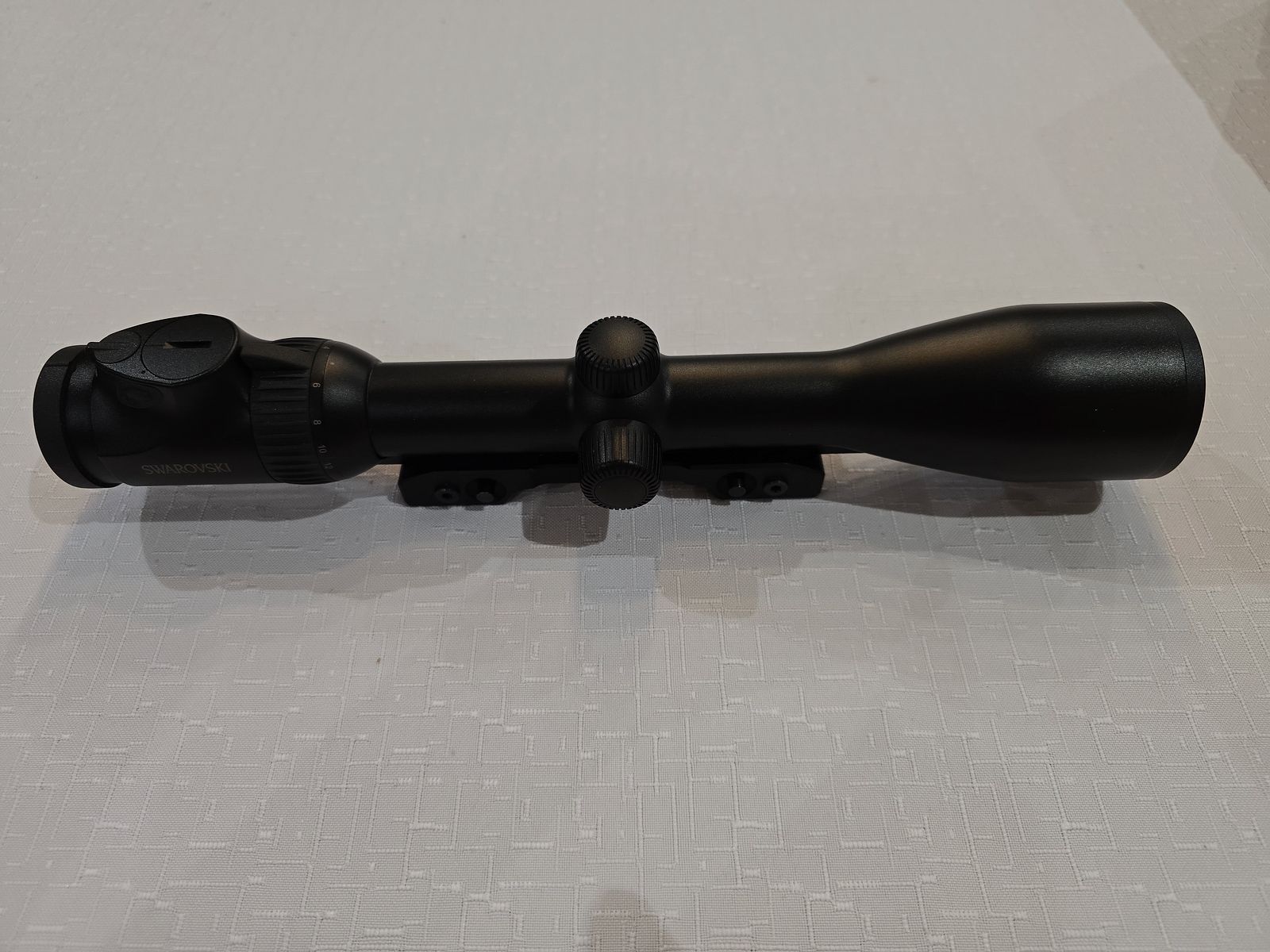 Swarovski Optik 2-12x50 Z6i mit Schiene SR auf Innomount QD Brückenmontage für Picatinnyschiene und Basen aus Stahl für Sauer 100/101 oder Rem.700.