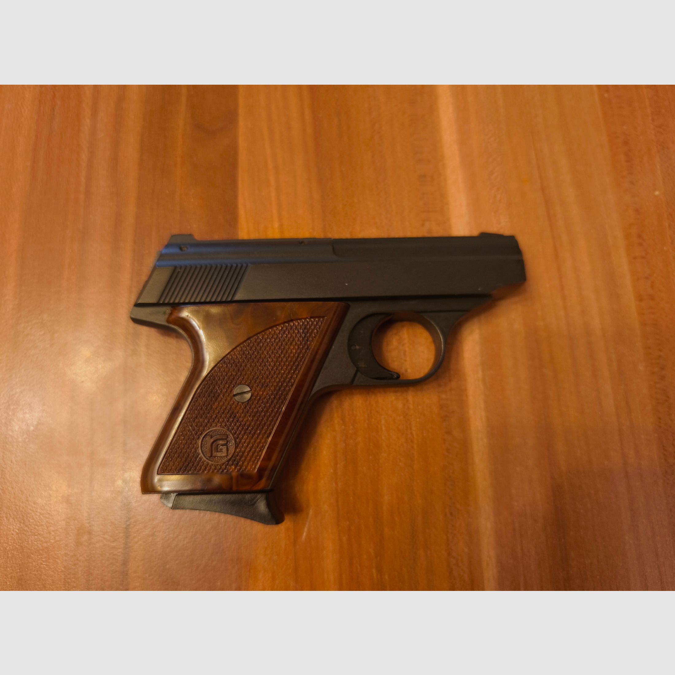 Röhm RG-8 Kaliber 8mm pistolet alarmowy