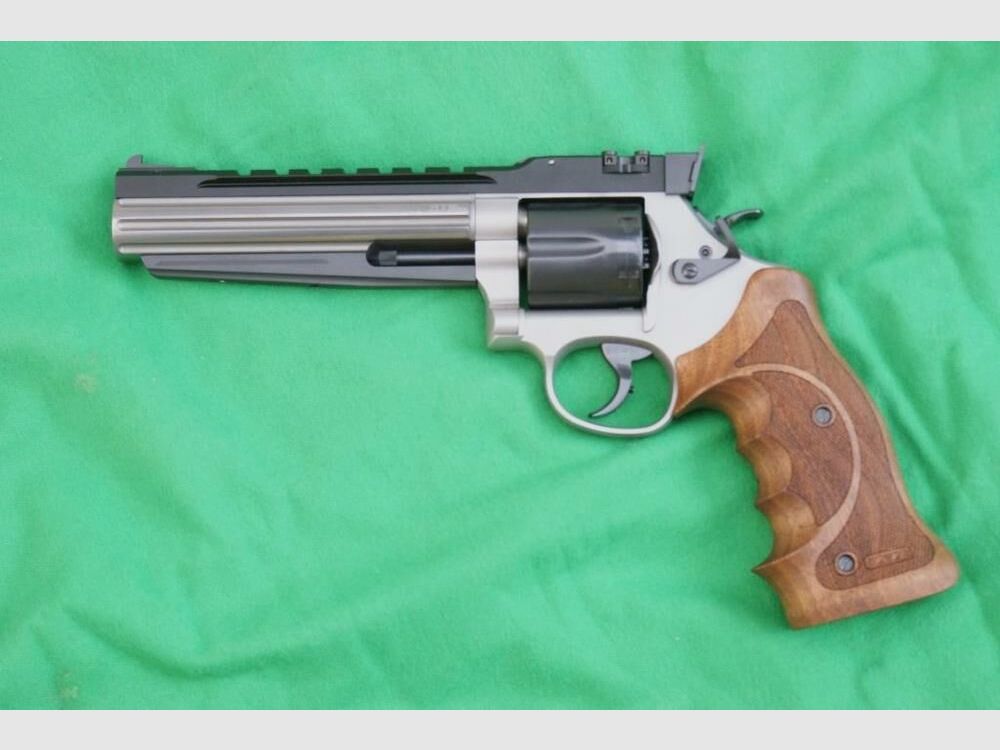 Smith & Wesson	 686 Club 30 ,kanneliert