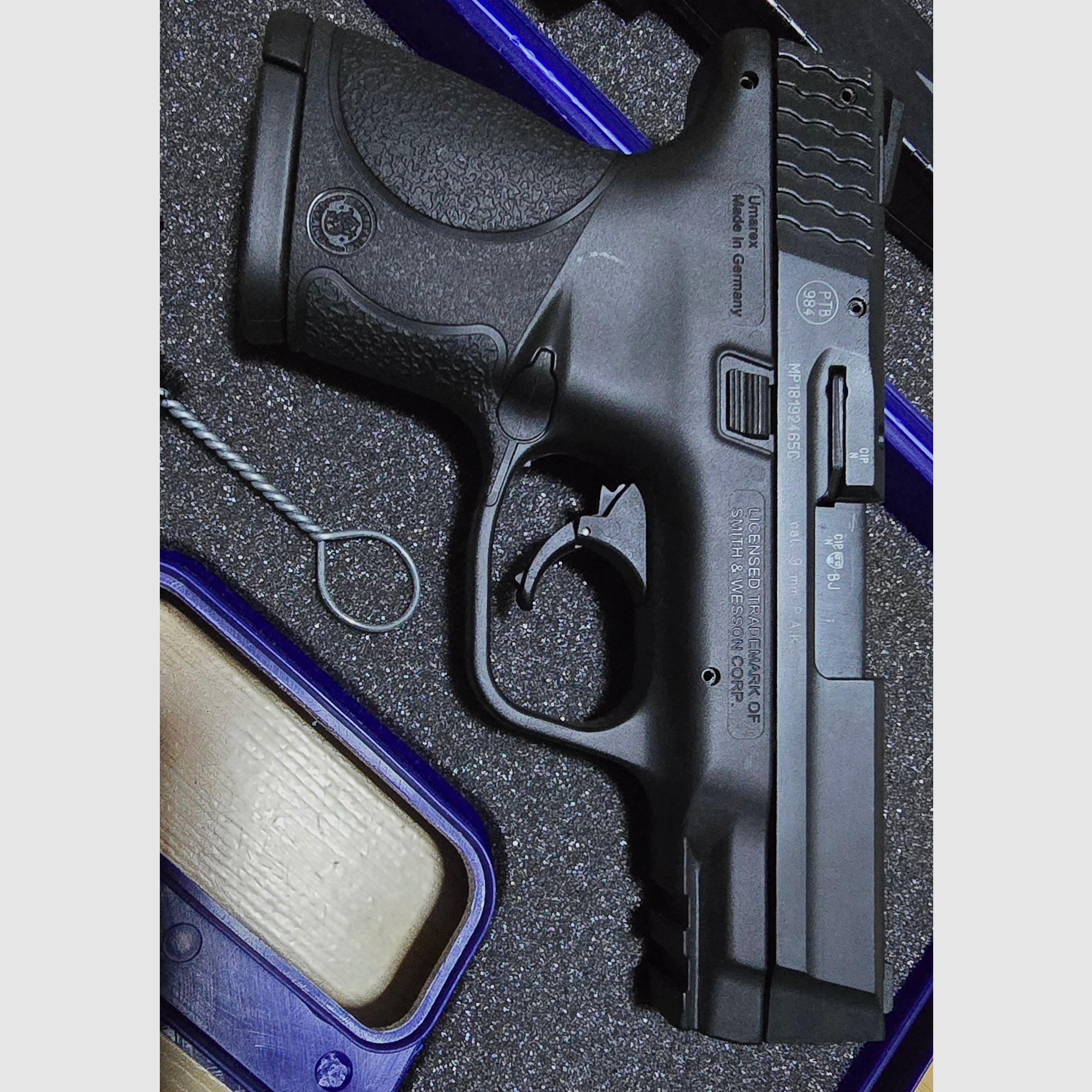 Smith&Wesson MP9c Schreckschuss 9mm PAK 2 Magazine