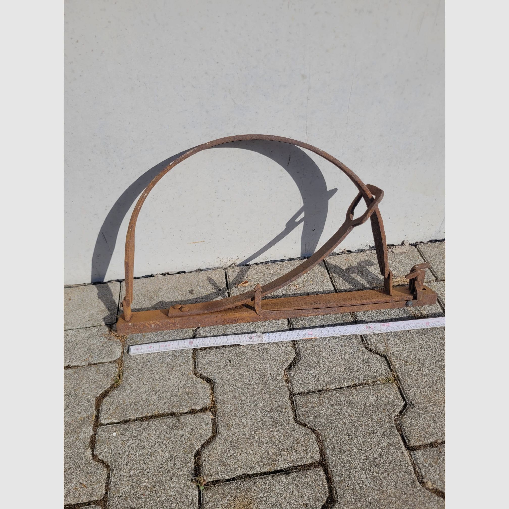 Fangeisen Dekoration Bärenfalle 45cm x 56cm 