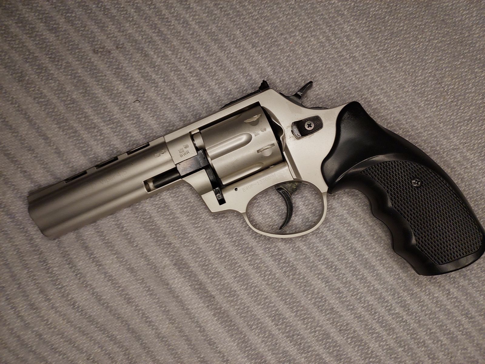 Ekol Viper revolver à blanc de 4,5 pouces nickelé 9 mm R.K. (PTB 1003)