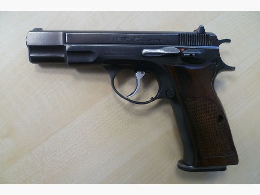 Pistole CZ Model 75 - CZ 75 9mm Luger