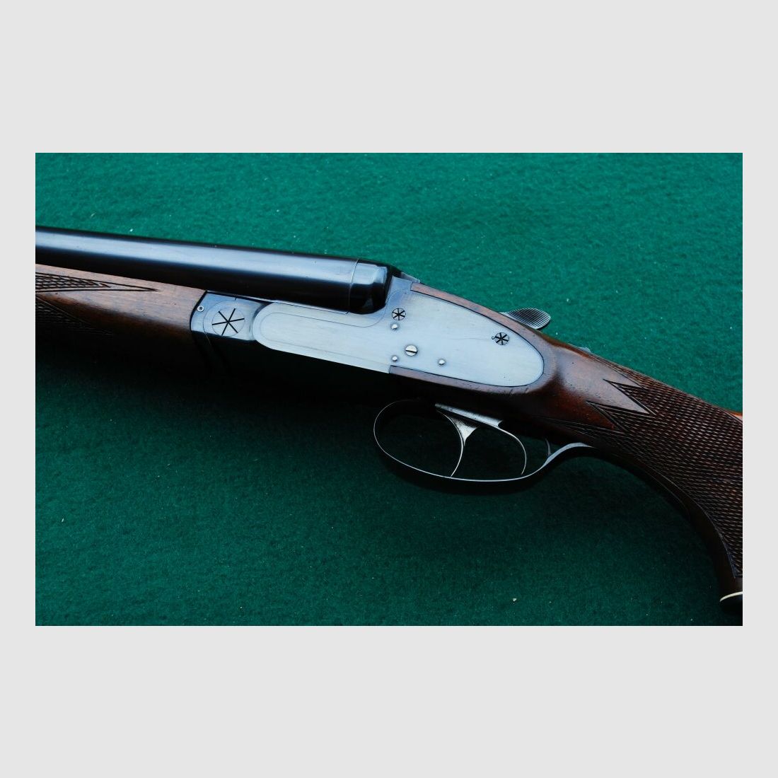 CAS escopeta de caza, auténticos cerrojos laterales, sin extractores, seguro manual.