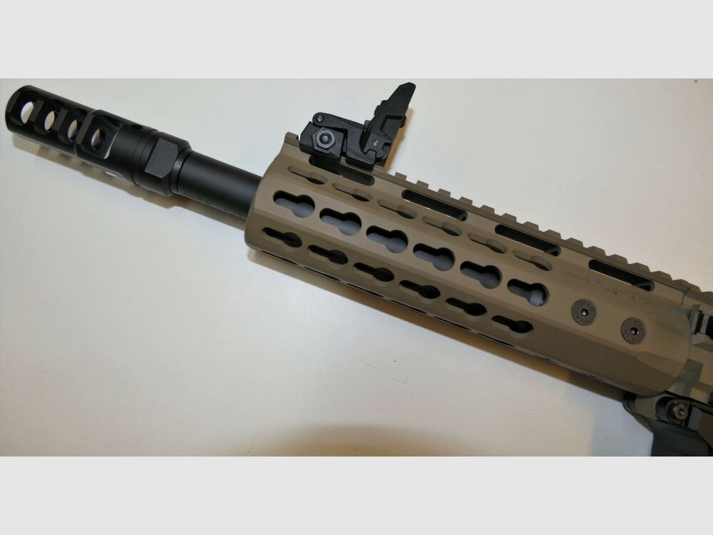 GWMH Selbstladebüchse GWMH SPC-HUNTER A4 10" (SWISS PISTOL CARBINE) FDE Kal.9x19 AR15 Glock Magazin