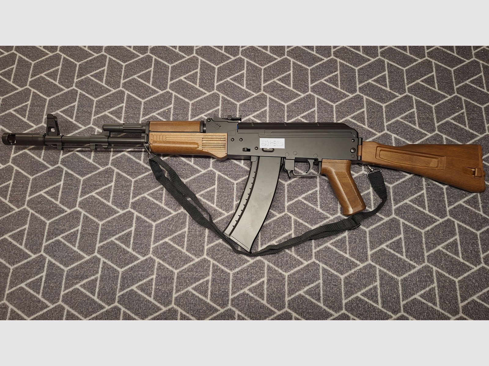 AK47 AK74 Kalashnikov Softair AEG mit Klappschaft-Neuwertig