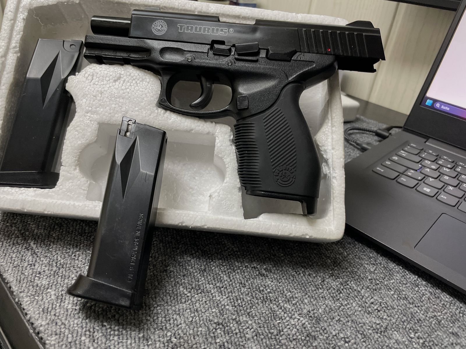 TAURUS PT 24/7 Ultra kGrade Version 6mm BB SOFAIR Pistolet