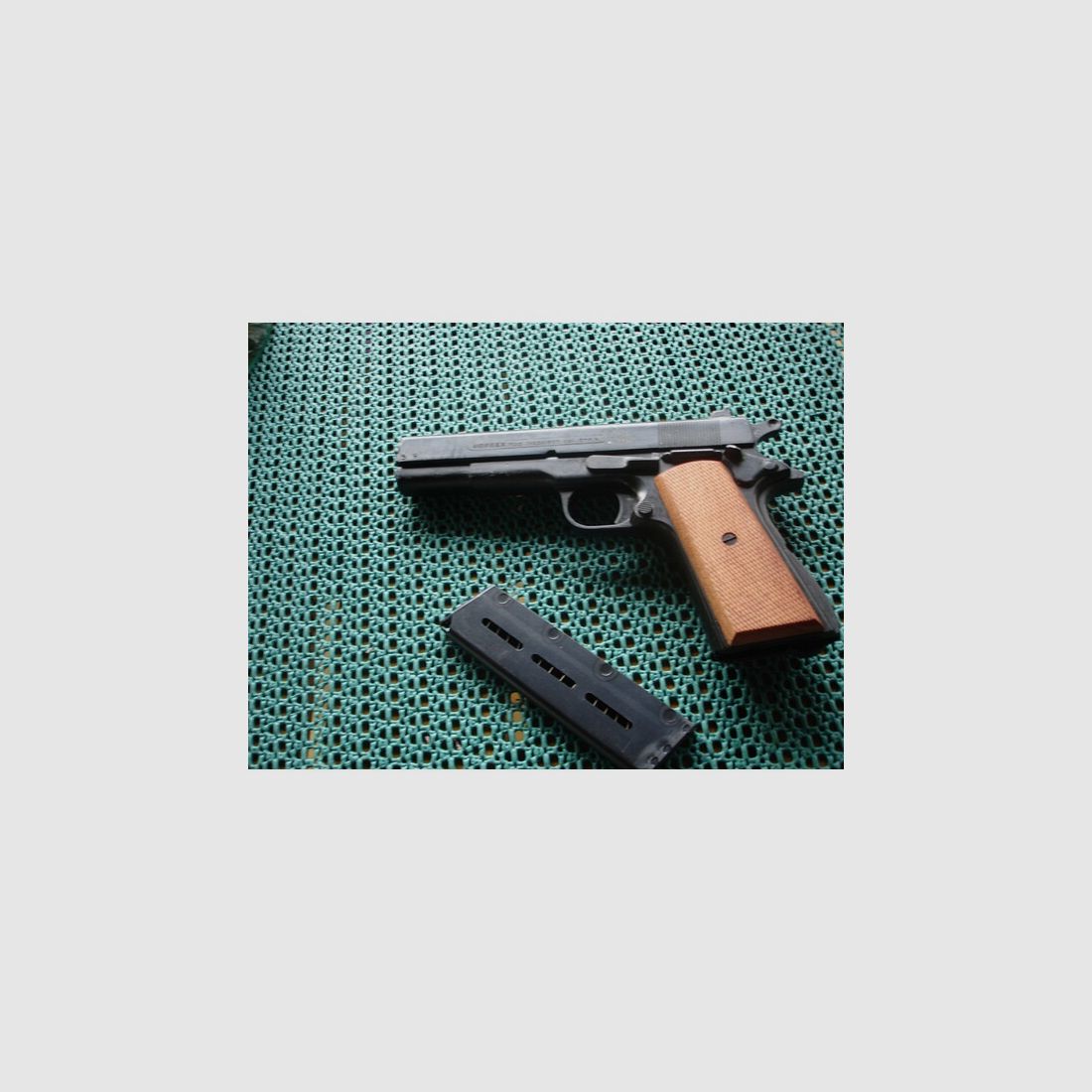 Schreckschusspistole Napoleon 8mm mit US-Holster