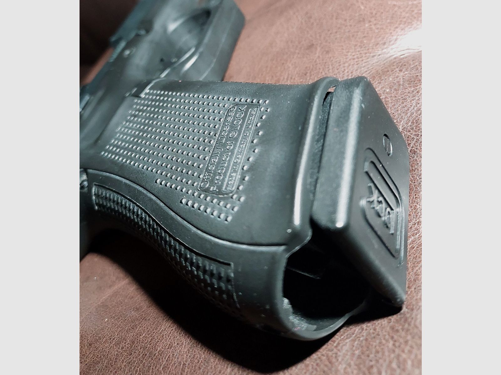 Glock 17 Gen5 Schreckschuss Pistole 9mm P.A.K. schwarz (PTB 1068) - 2 Magazine - Taktisches IWB Holster Rex Arms Sidecar