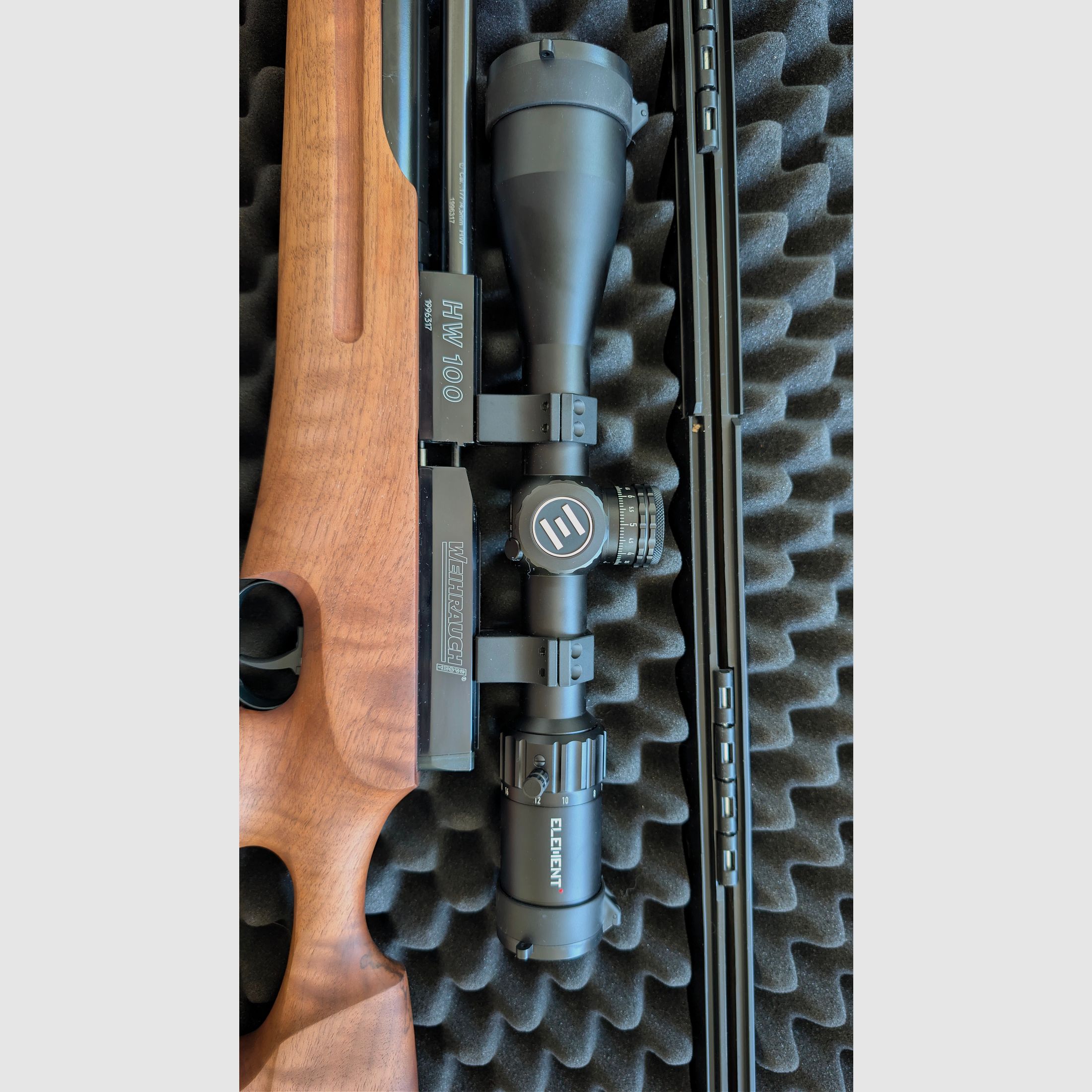 Weihrauch HW100T Set als nieuw met Element Helix 6-24x50 gen2 FFP MRAD