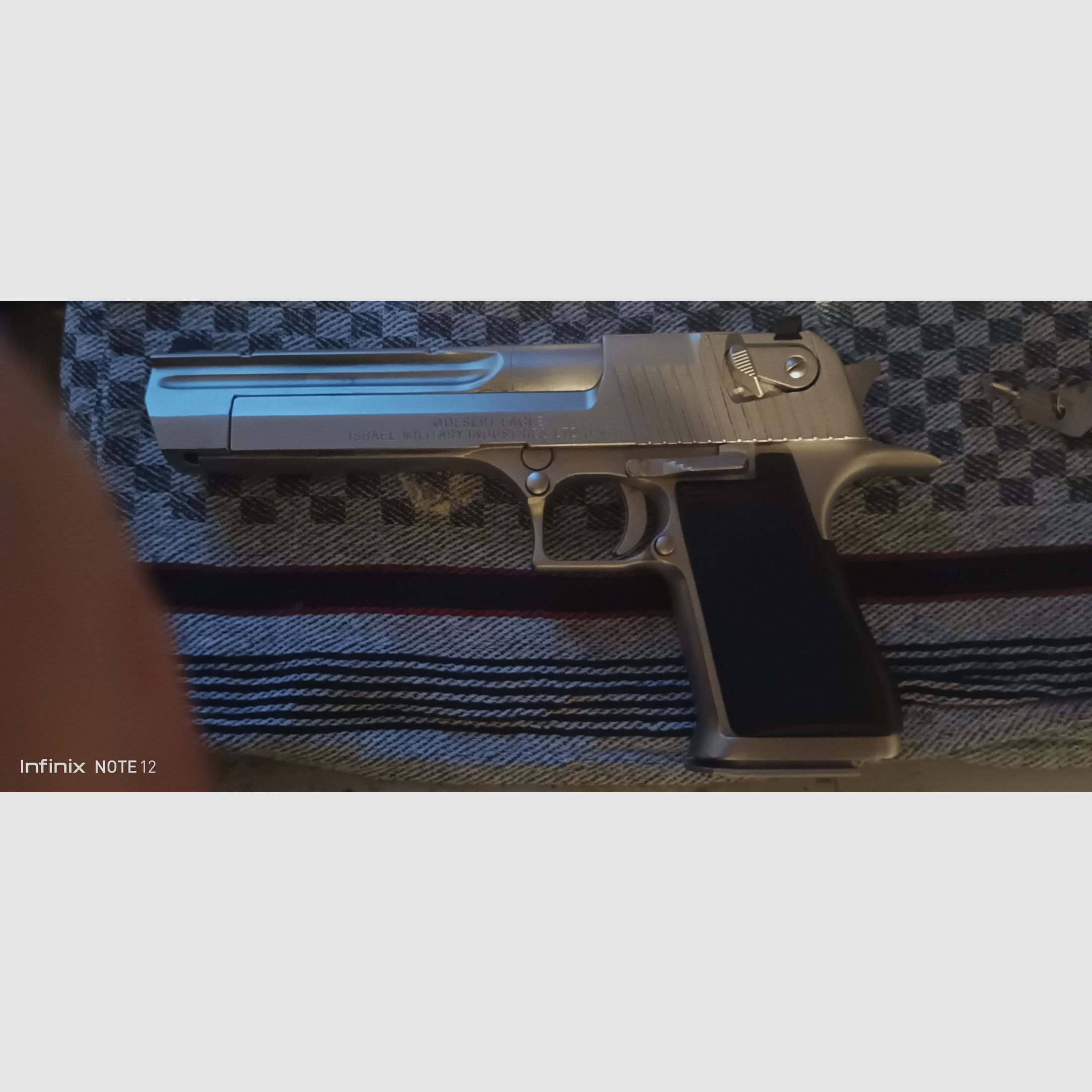 Dessert Eagle 44 mag. Mit Koffer und Munition 