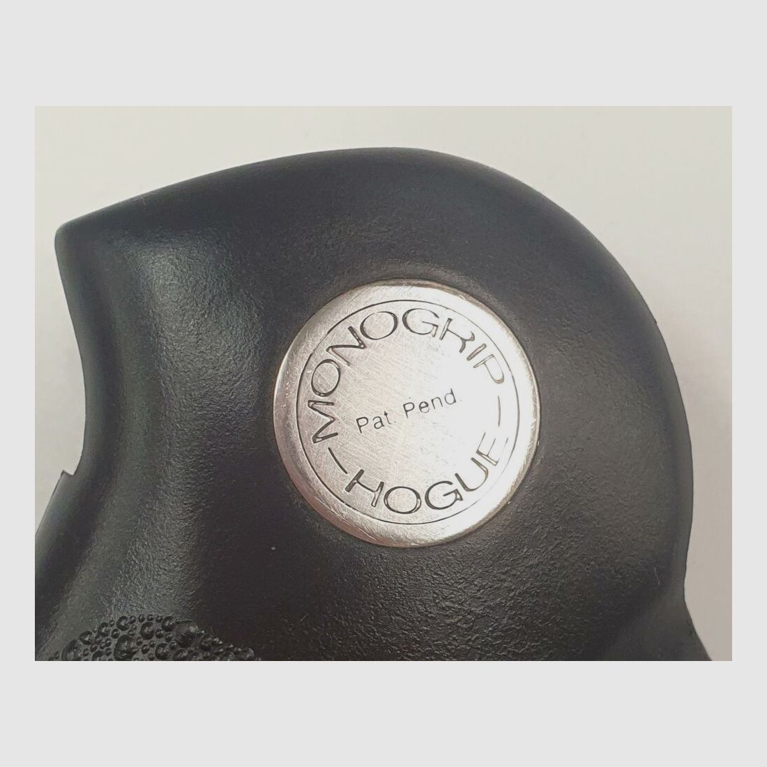 HOUGE Hogue Revolver poignée en plastique noire adaptée pour petit cadre