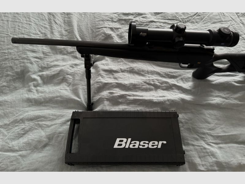 NEUWERTIGE Blaser R8 ULTIMATE - 308. Win Blaser CARBON BiPod separat ab 1