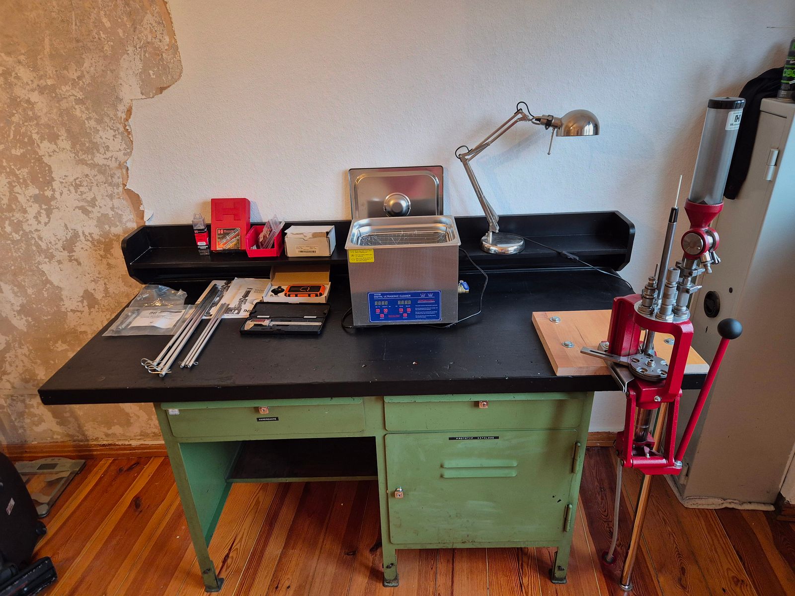 Hornady 5-Station Wiederladepresse Komplettset + massiver Tisch & Zubehör