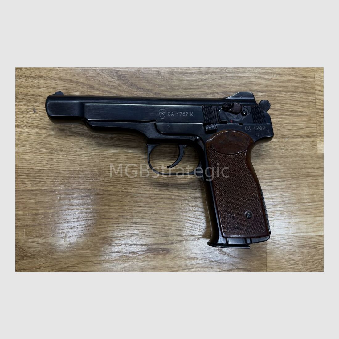 Stetschkin APS - pistola semiautomática 9mm Makarov con culata
