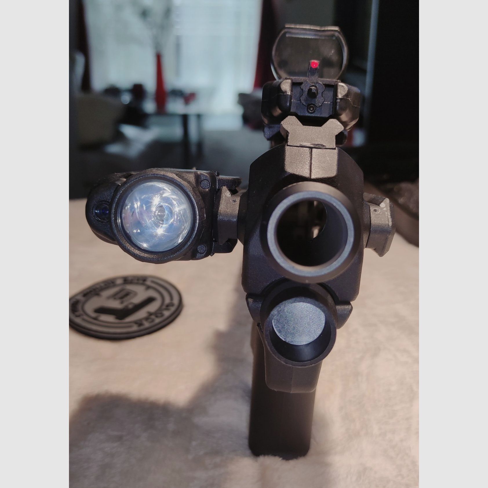 Glock 17 Gen5 with accessories (like new)