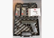 Heckler und Koch P30 con 100 colpi di cartucce a salve