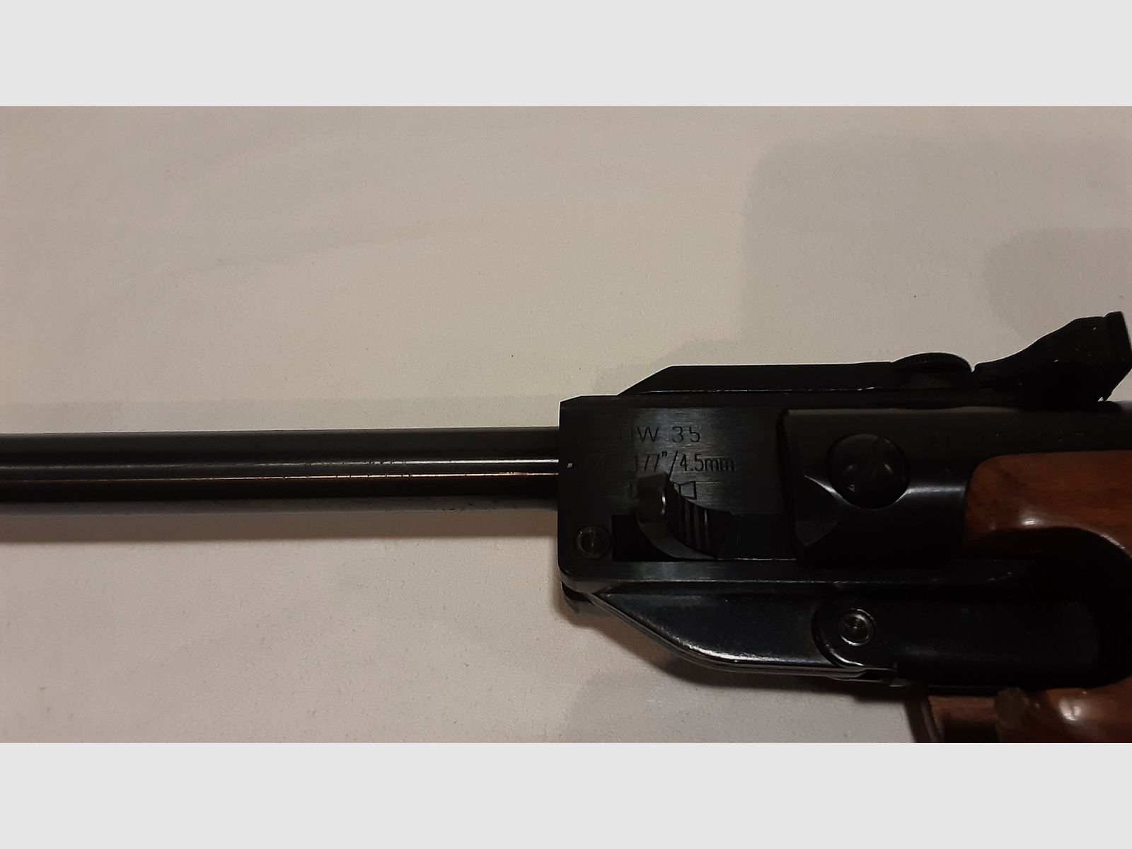 Rifle de aire Weihrauch HW35 de gran potencia y precisión para caza/deporte