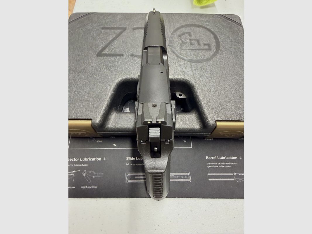 CZ P-09 9 mm gebraucht, Bild 3 von 3