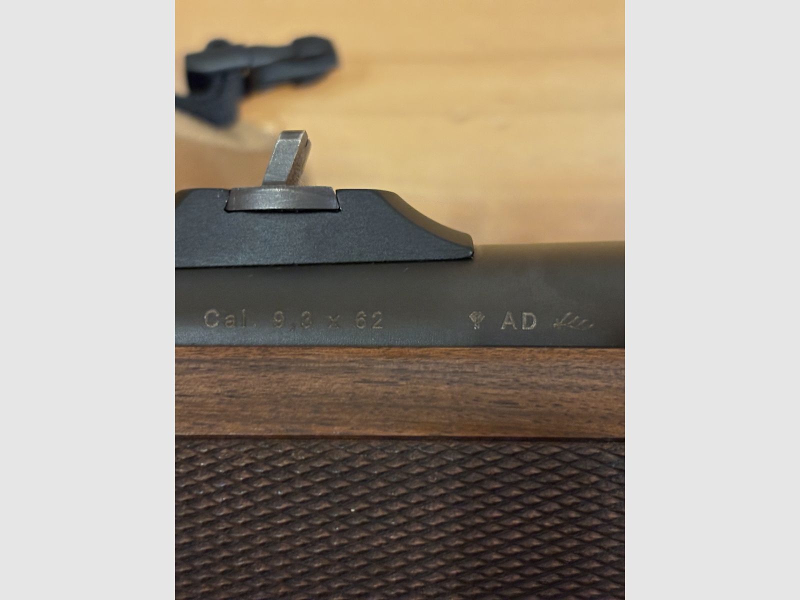 Heckler & Koch Halbautomatische Büchse Modell SL2000  9,3 x 62 mit Drückjagdglas  1-4 x 20 Leuchtabsehen 