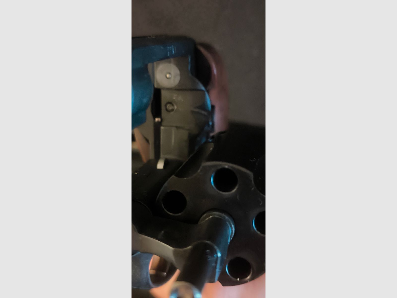 Rewolwer Weihrauch HW 88 Super Airweight w kalibrze 9mmRK z osłoną na kurek, uchwytami oryginalnymi oraz oryginalną instrukcją obsługi, nie strzelany, jak nowy!!!