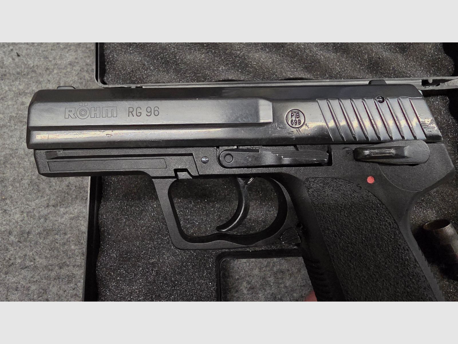 Röhm RG96 im cal.  9mm PAK Schreckschuss SRS