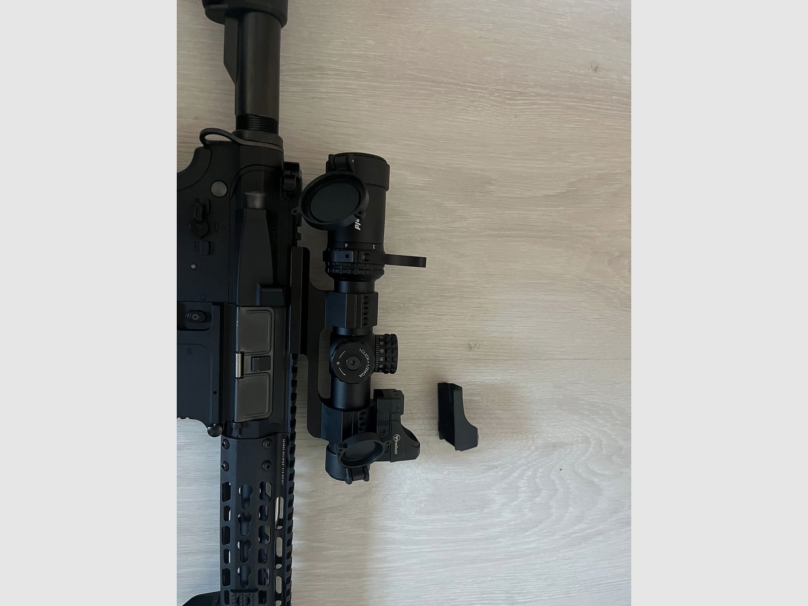 G&G GC16 E.T.U. Wild Hog 13.5 Inch S-AEG con accessori - libero da 18